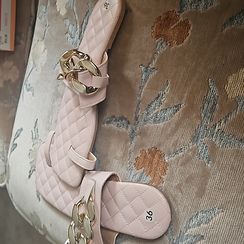 Sandals - Picture 2 of 4